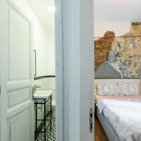 Apartment By Galata- Historical And Modern Istanbul