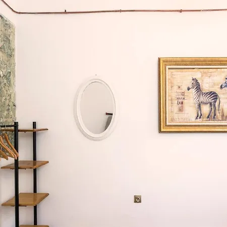Apartment By Galata- Historical And Modern