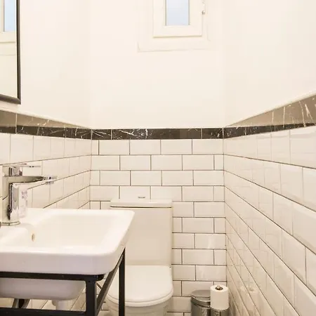 By Galata- Historical And Modern Apartment *