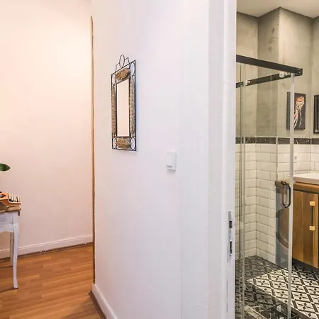 By Galata- Historical And Modern Apartment *