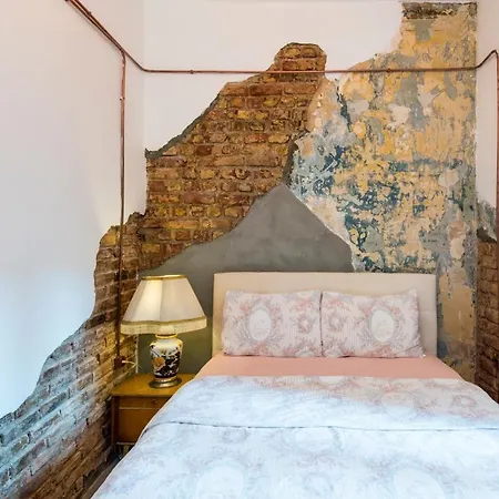 By Galata- Historical And Modern 伊斯坦布尔