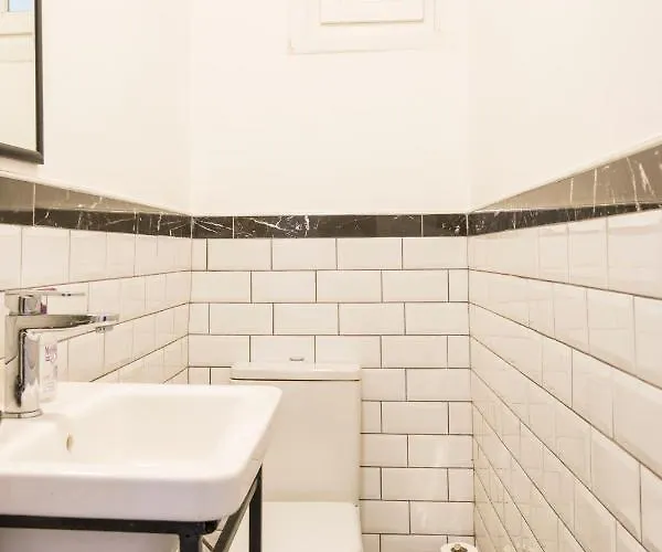 By Galata- Historical And Modern Lägenhet *