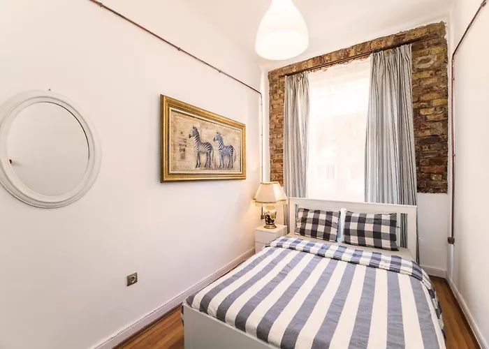 Lägenhet By Galata- Historical And Modern *