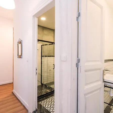 By Galata- Historical And Modern Appartement